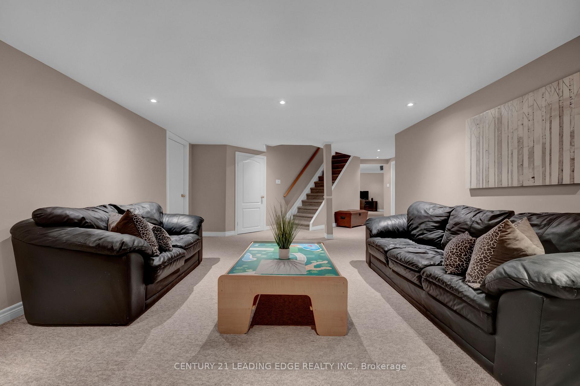 Photo 37 of 319 Mapleview Court, Pickering, Rouge Park — HOMEH