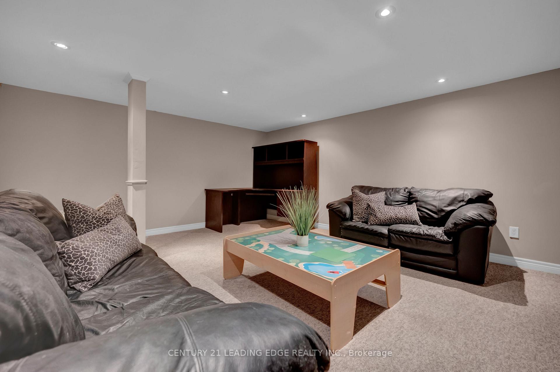 Photo 38 of 319 Mapleview Court, Pickering, Rouge Park — HOMEH