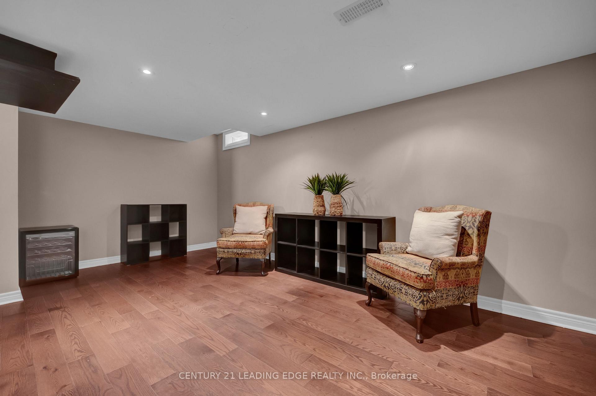 Photo 43 of 319 Mapleview Court, Pickering, Rouge Park — HOMEH