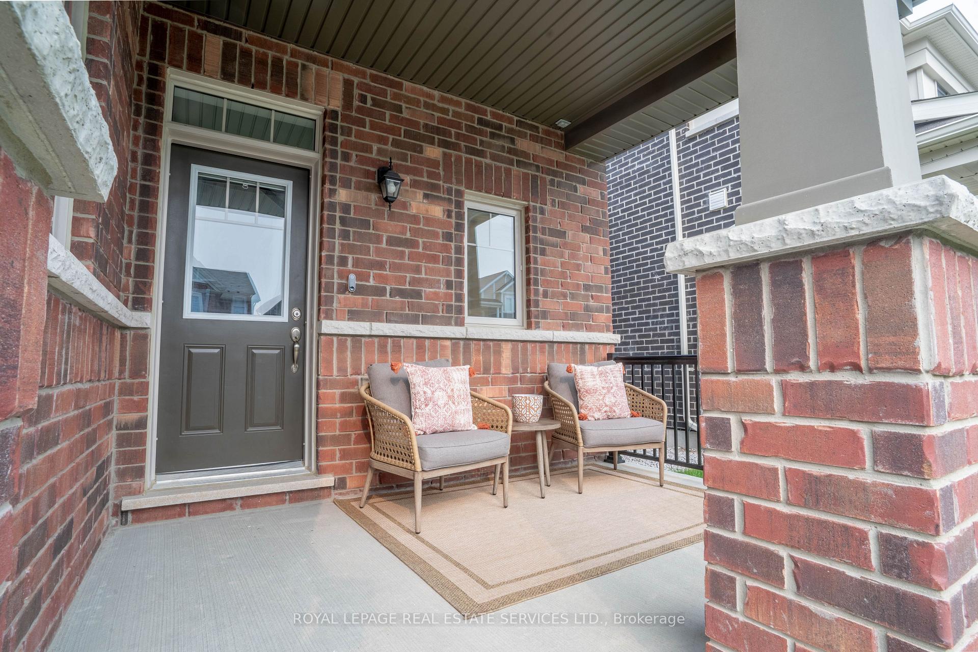 Photo 2 of 84 Barkerville Drive, Whitby, Rural Whitby — HOMEH