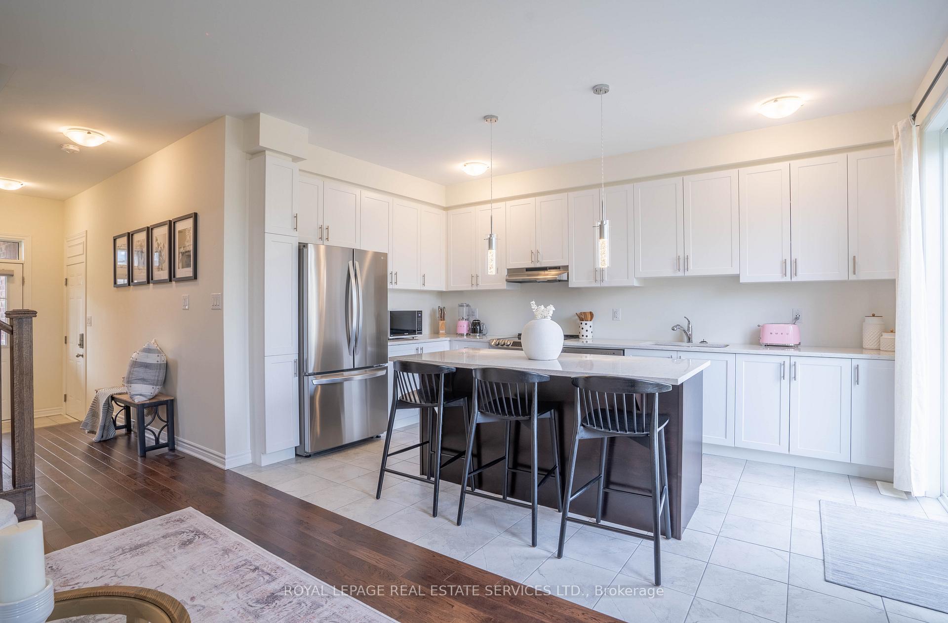 Photo 4 of 84 Barkerville Drive, Whitby, Rural Whitby — HOMEH