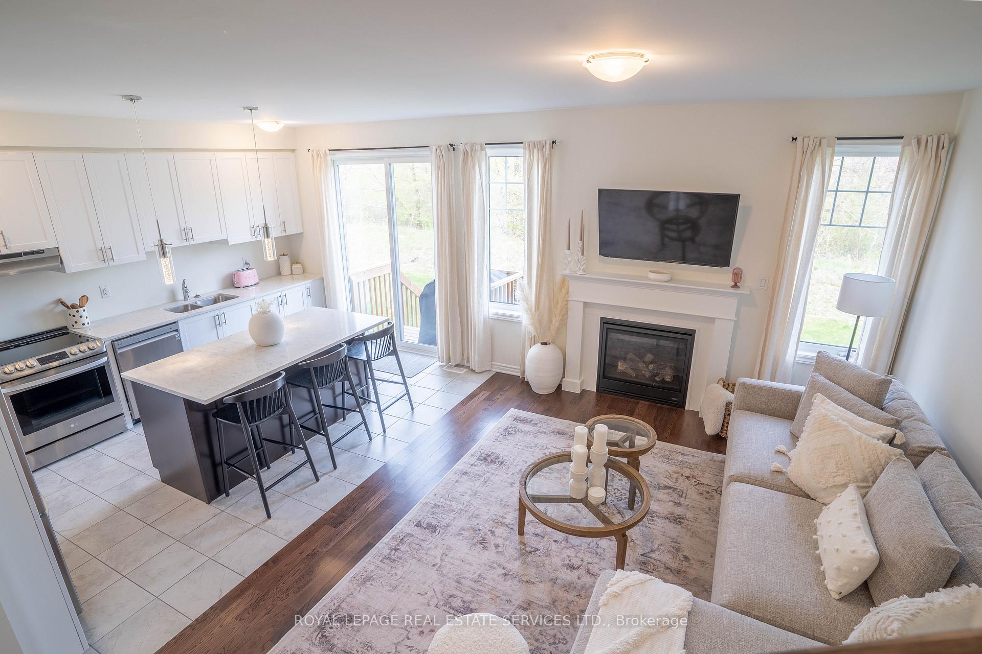 Photo 9 of 84 Barkerville Drive, Whitby, Rural Whitby — HOMEH