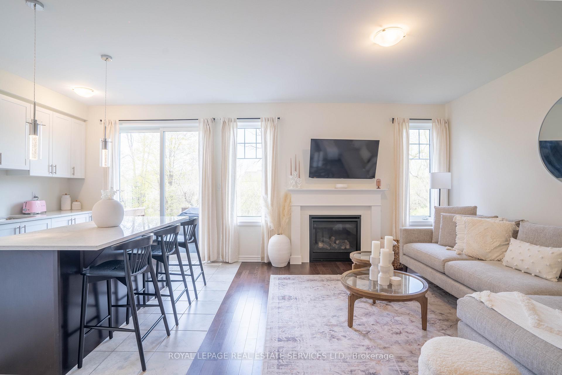 Photo 10 of 84 Barkerville Drive, Whitby, Rural Whitby — HOMEH