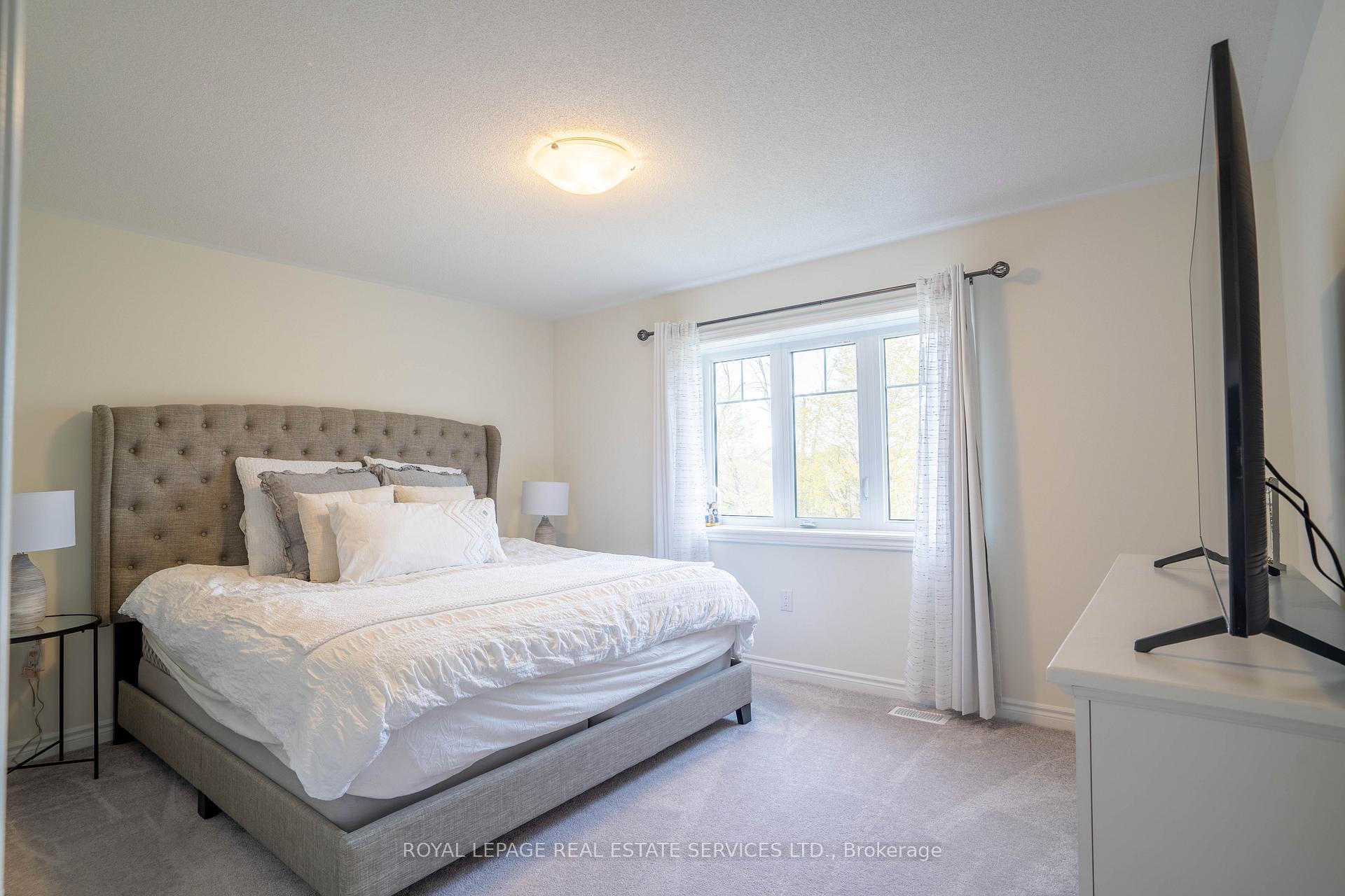 Photo 14 of 84 Barkerville Drive, Whitby, Rural Whitby — HOMEH