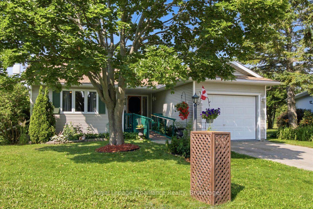 Photo 2 of 12 Reynolds Place, Prince Edward County, Wellington — HOMEH