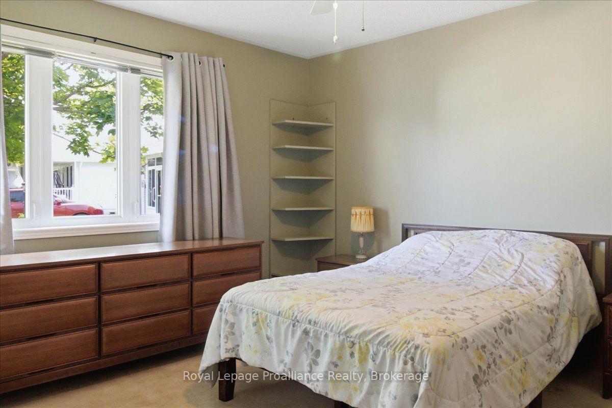 Photo 14 of 12 Reynolds Place, Prince Edward County, Wellington — HOMEH