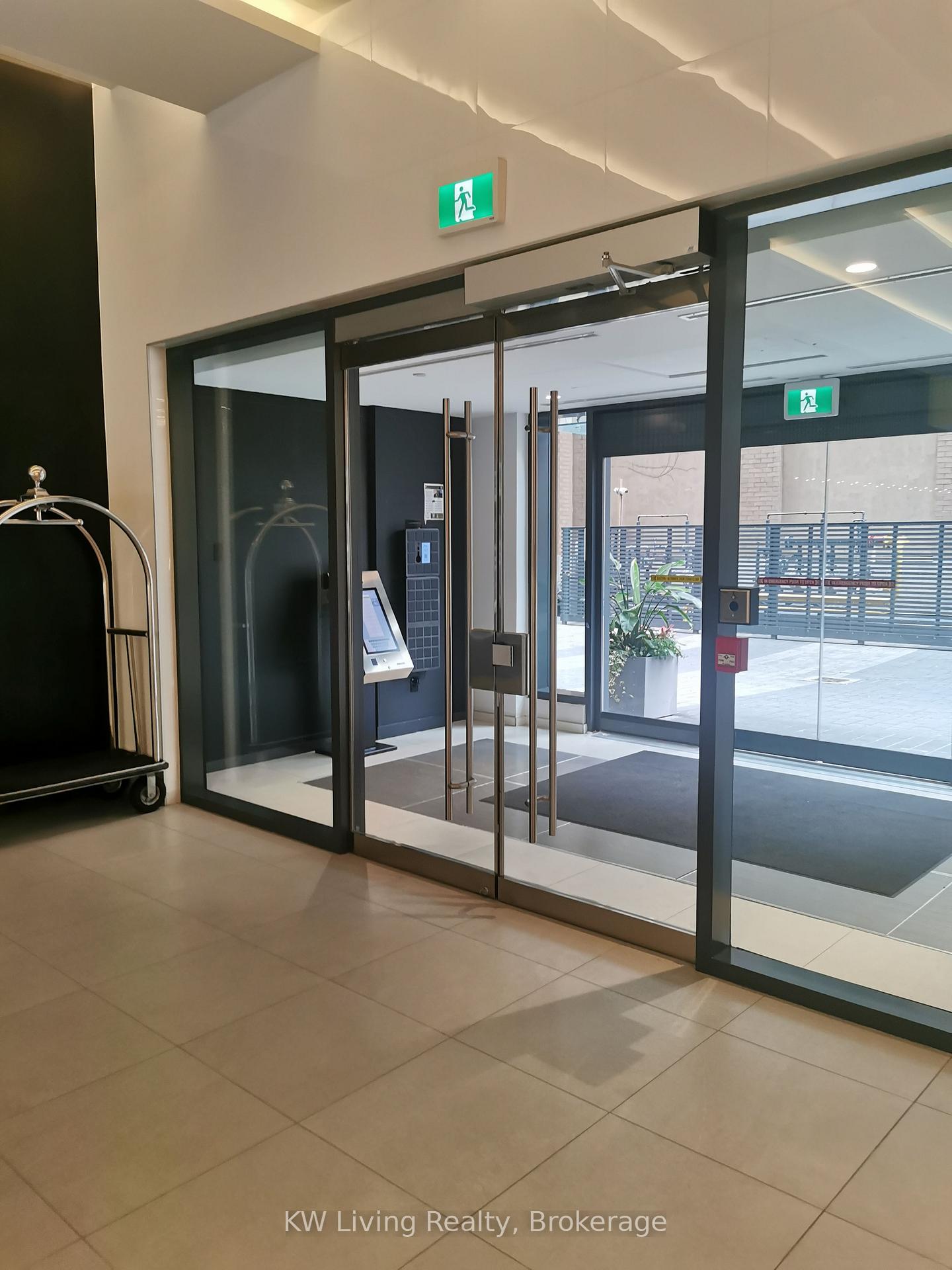 Photo 9 of Unit 821, 158 Front Street E, Toronto, Moss Park — HOMEH