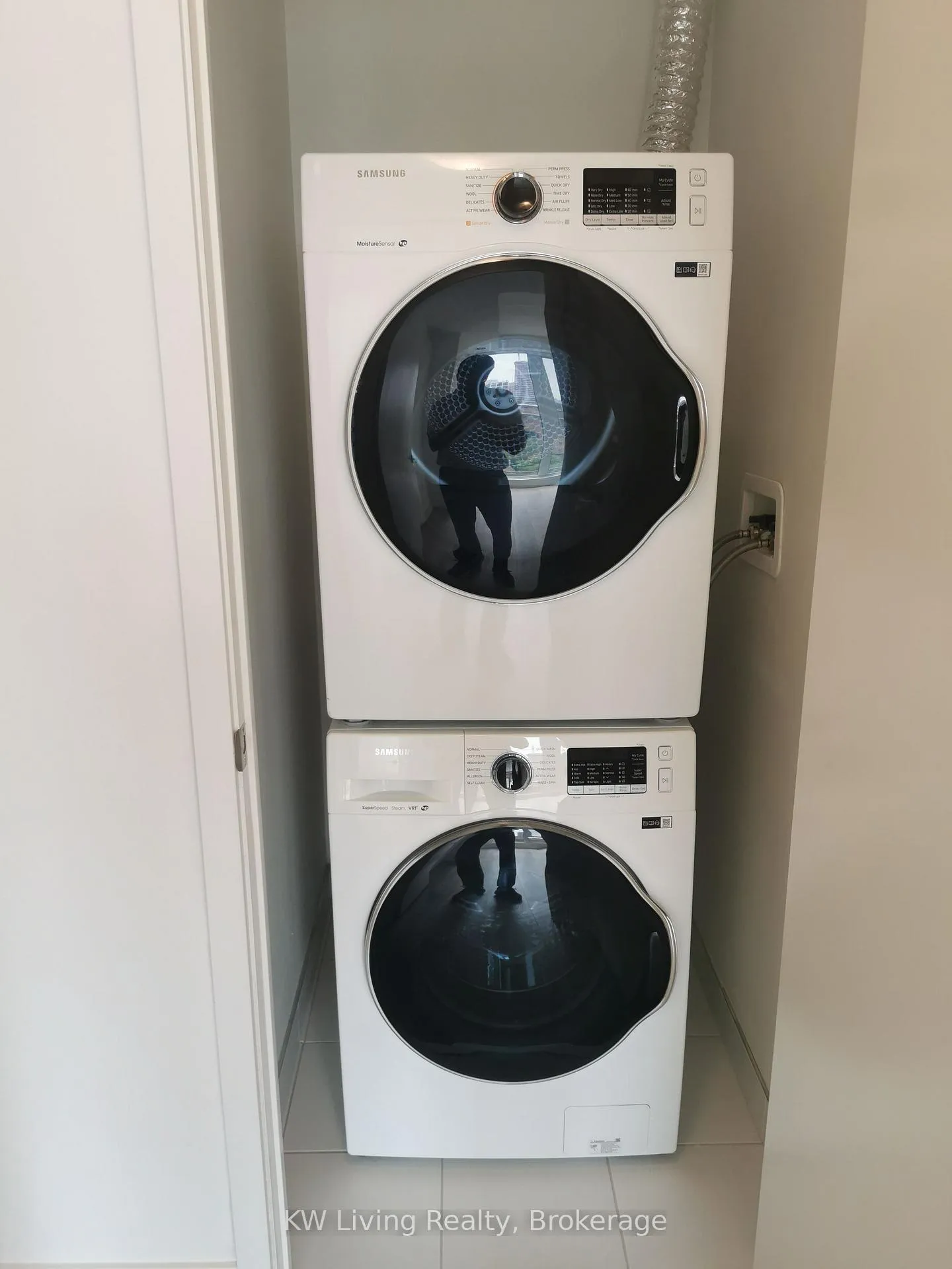Photo 7 of Unit 821, 158 Front Street E, Toronto, Moss Park — HOMEH