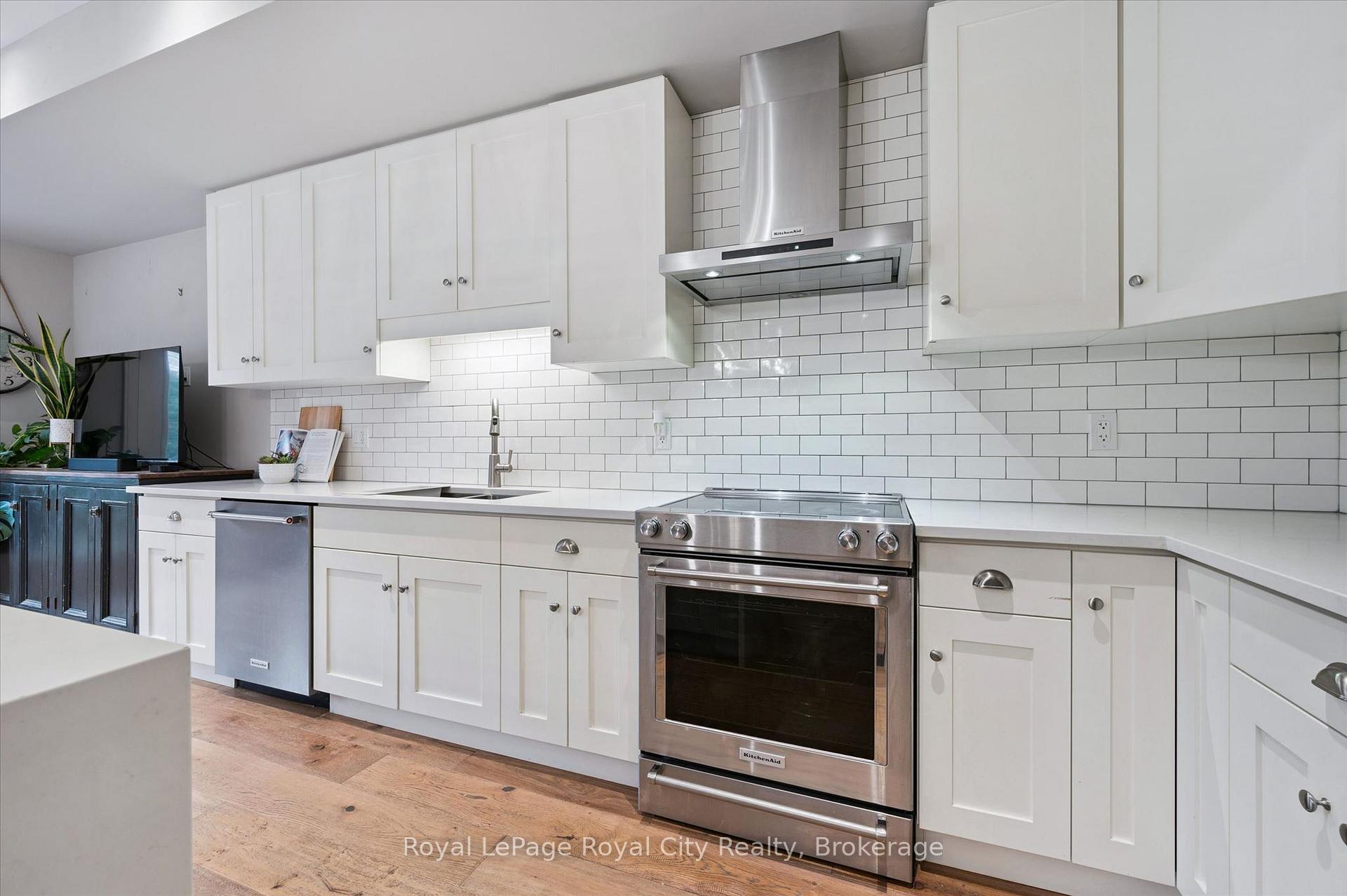 Photo 12 of Unit 83, 60 Arkell Road, Guelph, Kortright East — HOMEH