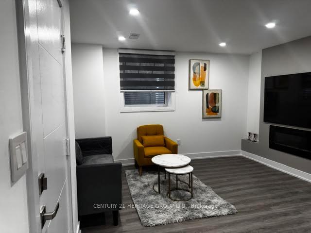 Photo 5 of Unit 2, 7 Larkfield Crescent, East Gwillimbury, Sharon — HOMEH