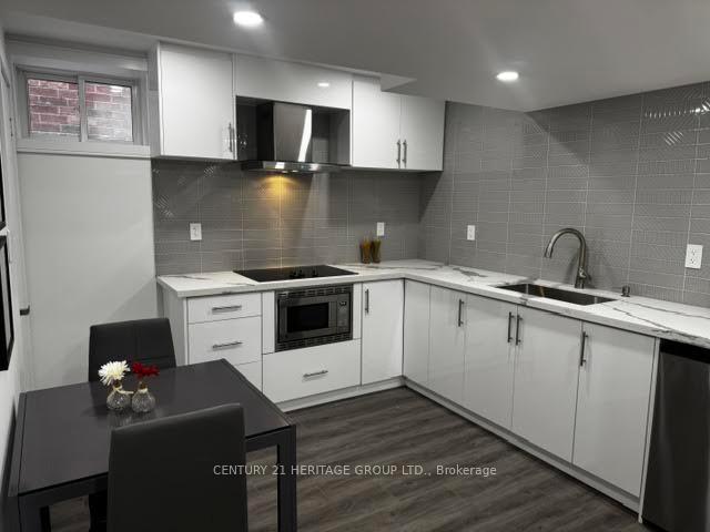 Photo 9 of Unit 2, 7 Larkfield Crescent, East Gwillimbury, Sharon — HOMEH