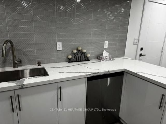 Photo 11 of Unit 2, 7 Larkfield Crescent, East Gwillimbury, Sharon — HOMEH