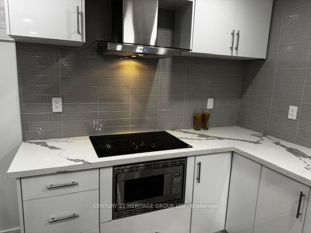 Photo 12 of Unit 2, 7 Larkfield Crescent, East Gwillimbury, Sharon — HOMEH