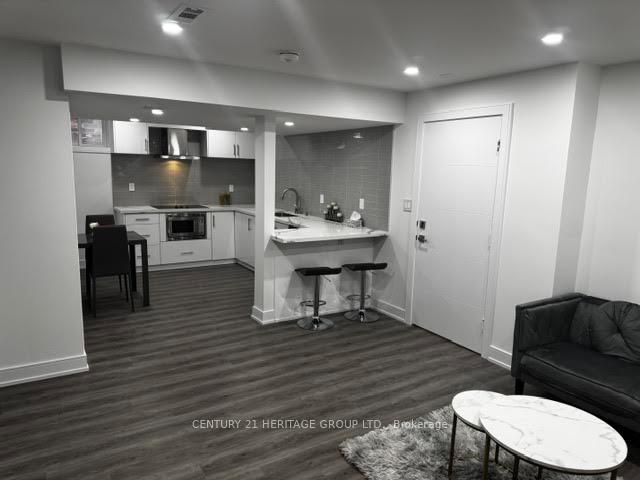 Photo 14 of Unit 2, 7 Larkfield Crescent, East Gwillimbury, Sharon — HOMEH