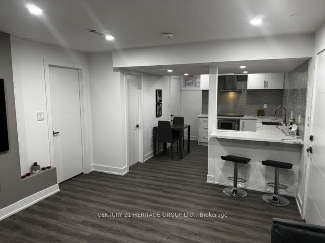 Photo 15 of Unit 2, 7 Larkfield Crescent, East Gwillimbury, Sharon — HOMEH