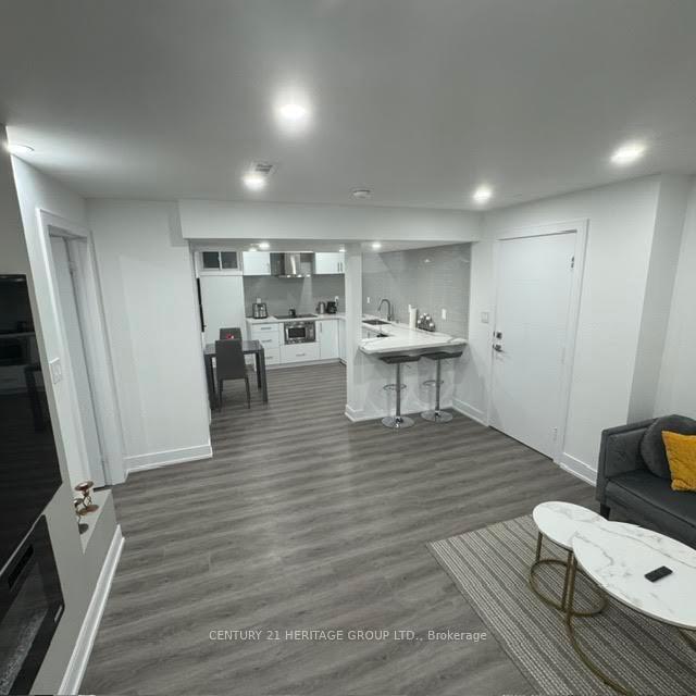 Photo 16 of Unit 2, 7 Larkfield Crescent, East Gwillimbury, Sharon — HOMEH
