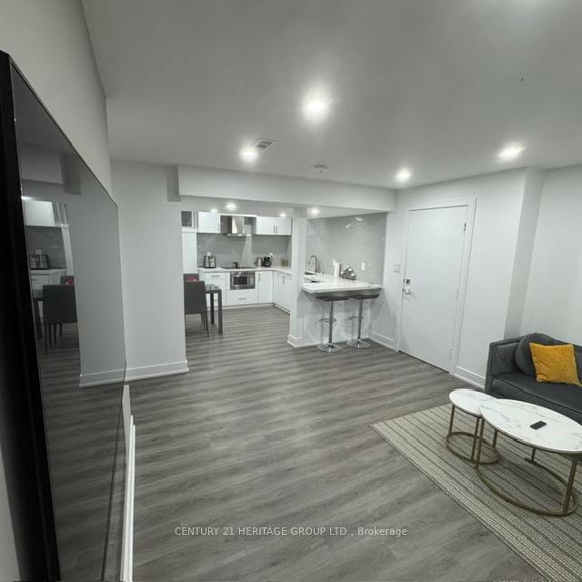 Photo 18 of Unit 2, 7 Larkfield Crescent, East Gwillimbury, Sharon — HOMEH