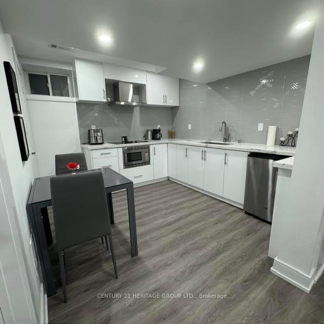 Photo 19 of Unit 2, 7 Larkfield Crescent, East Gwillimbury, Sharon — HOMEH