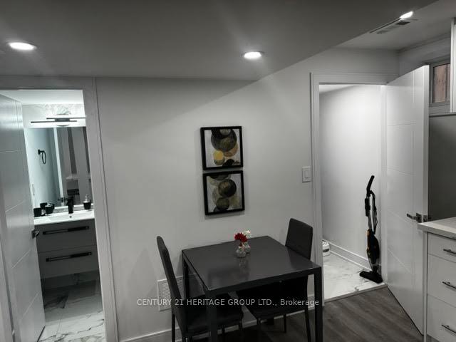 Photo 22 of Unit 2, 7 Larkfield Crescent, East Gwillimbury, Sharon — HOMEH