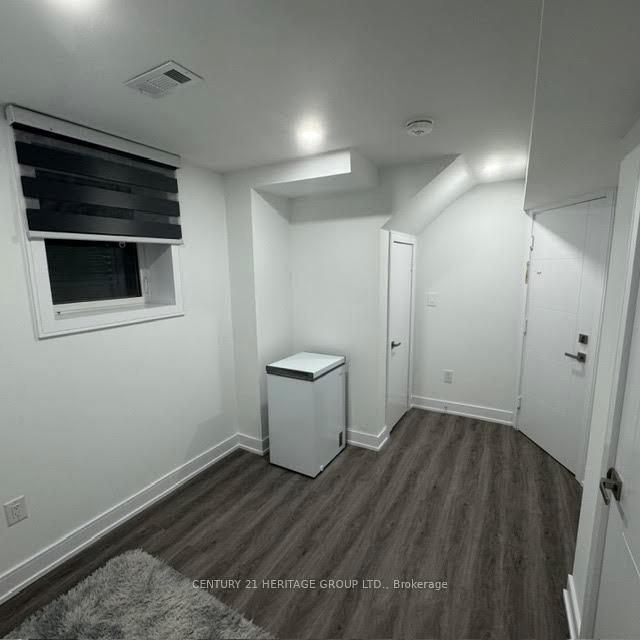 Photo 27 of Unit 2, 7 Larkfield Crescent, East Gwillimbury, Sharon — HOMEH