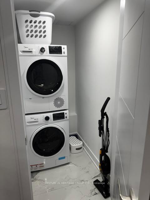 Photo 37 of Unit 2, 7 Larkfield Crescent, East Gwillimbury, Sharon — HOMEH