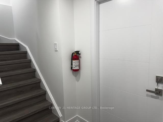Photo 42 of Unit 2, 7 Larkfield Crescent, East Gwillimbury, Sharon — HOMEH