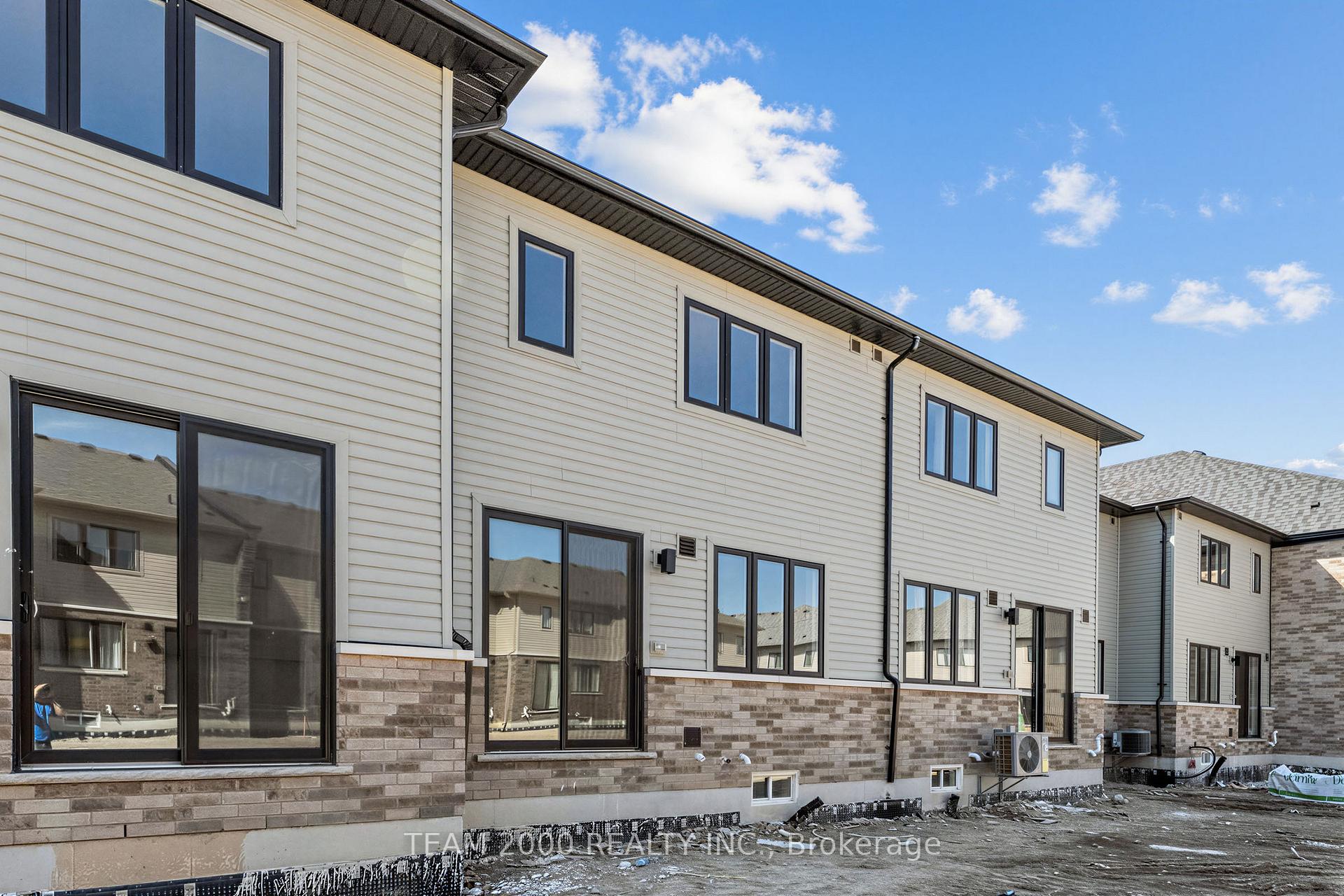 Photo 33 of 75 Manuel Street, Stratford — HOMEH