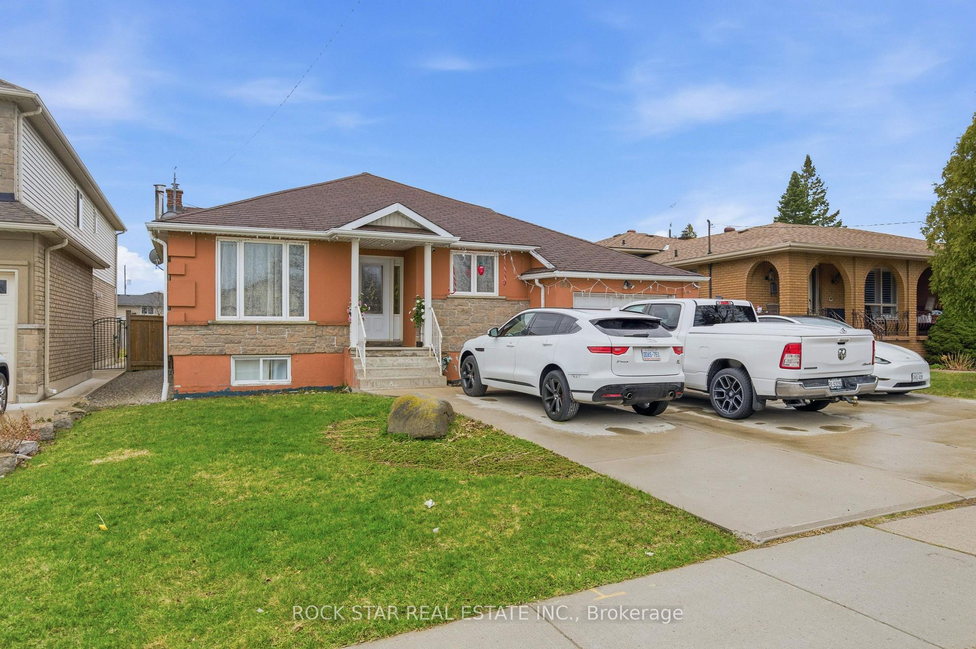 Photo of 916 Stone Church Road E