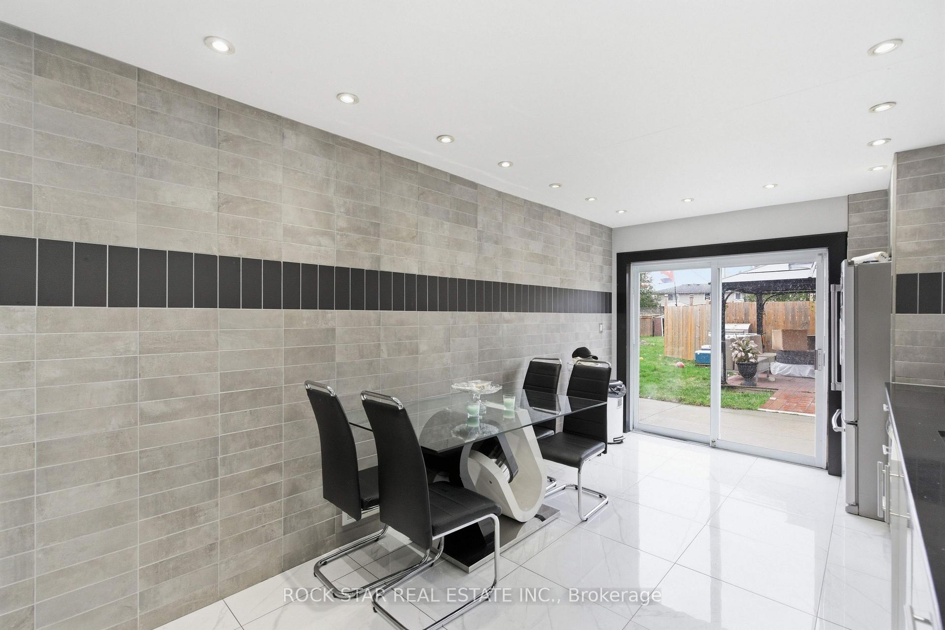 Photo 13 of 916 Stone Church Road E, Hamilton, Templemead — HOMEH
