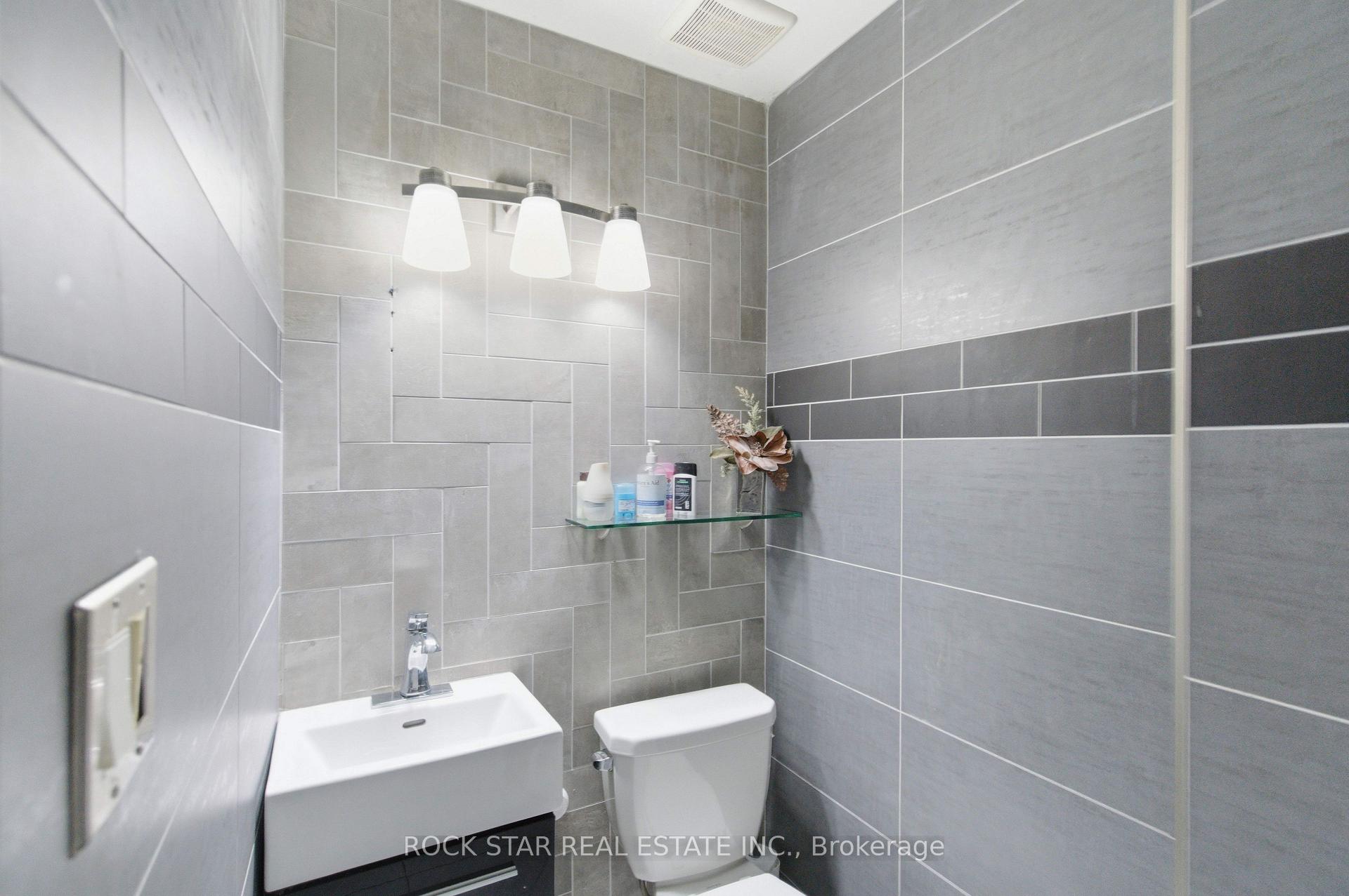 Photo 16 of 916 Stone Church Road E, Hamilton, Templemead — HOMEH