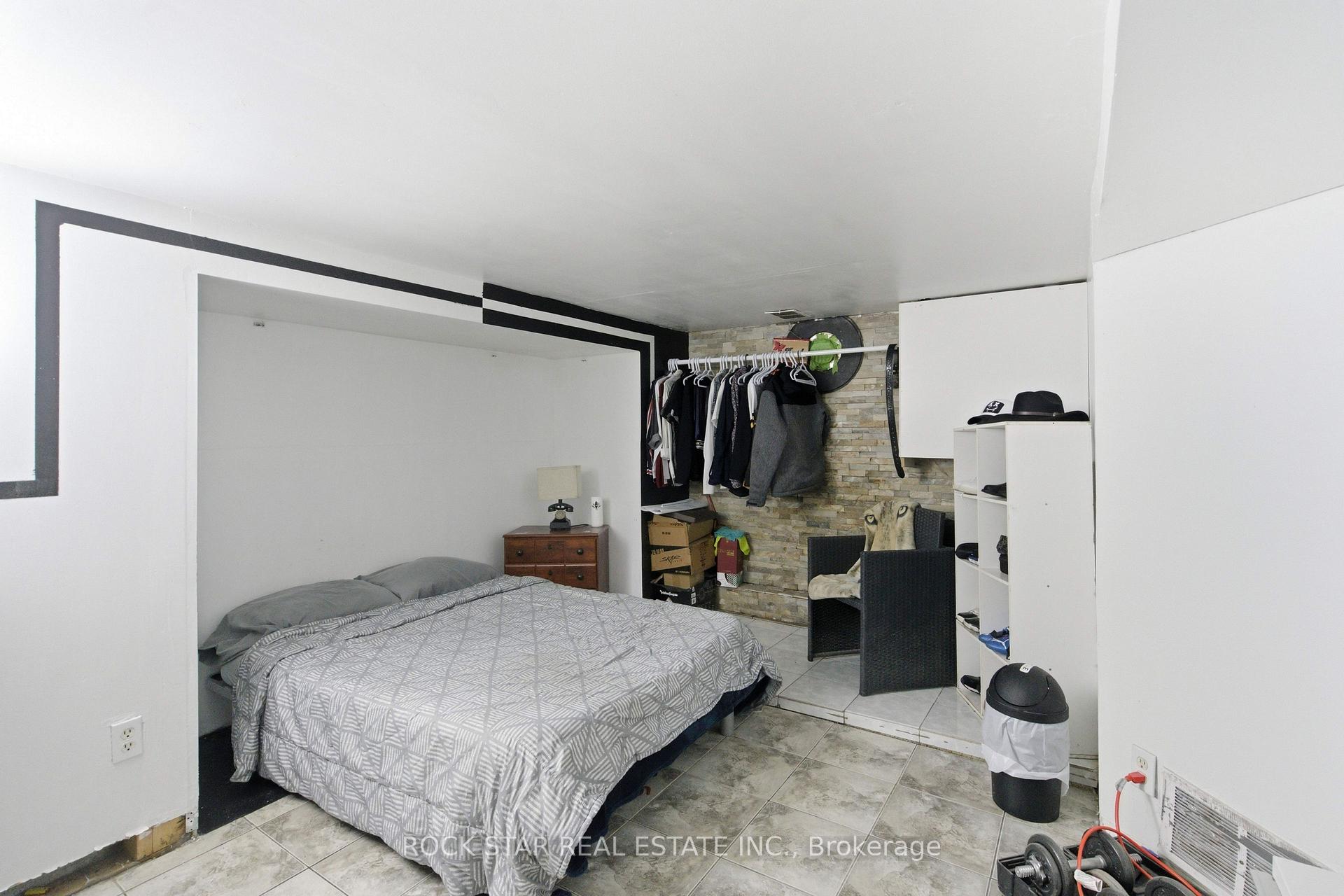 Photo 23 of 916 Stone Church Road E, Hamilton, Templemead — HOMEH