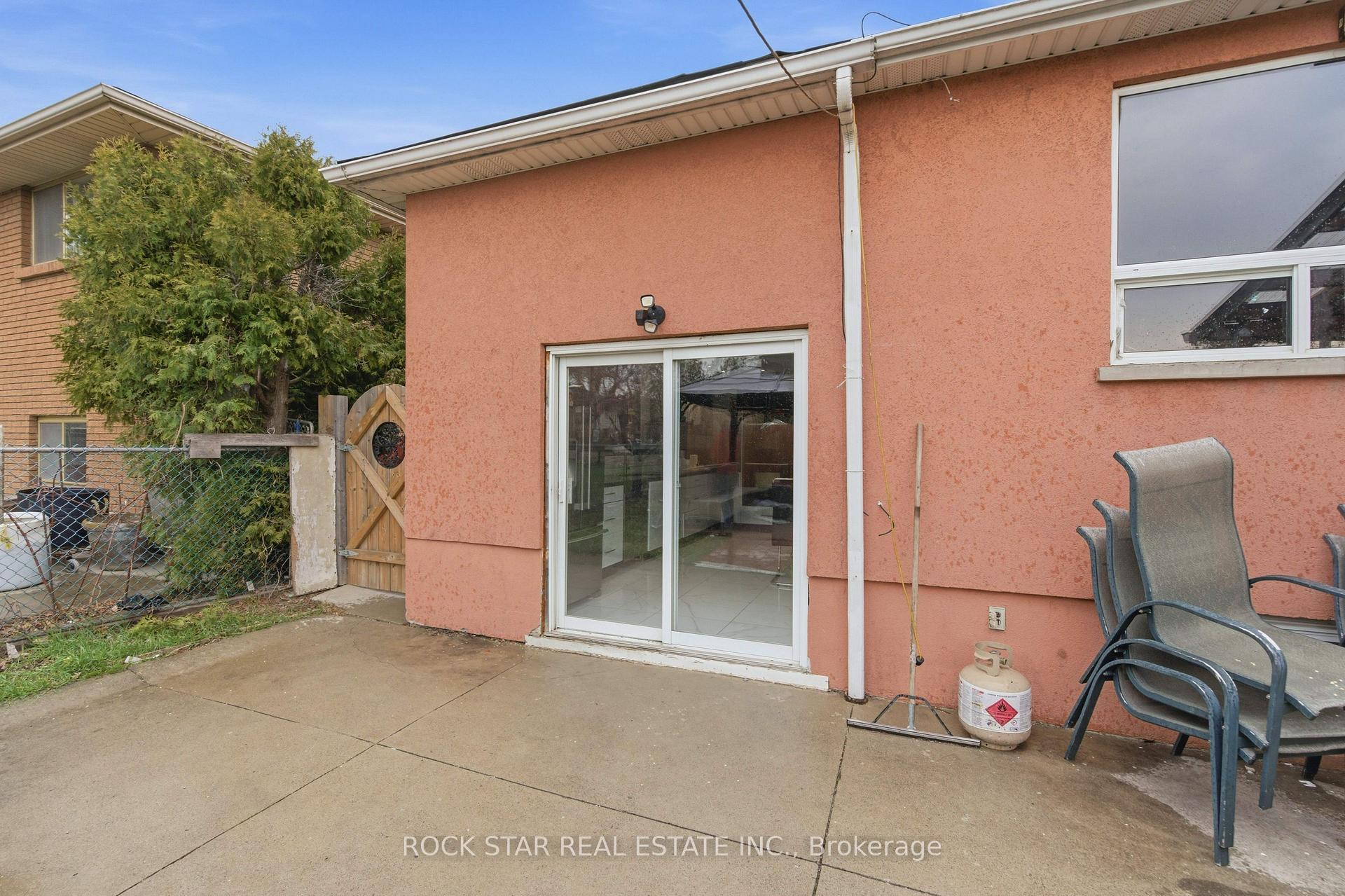 Photo 30 of 916 Stone Church Road E, Hamilton, Templemead — HOMEH