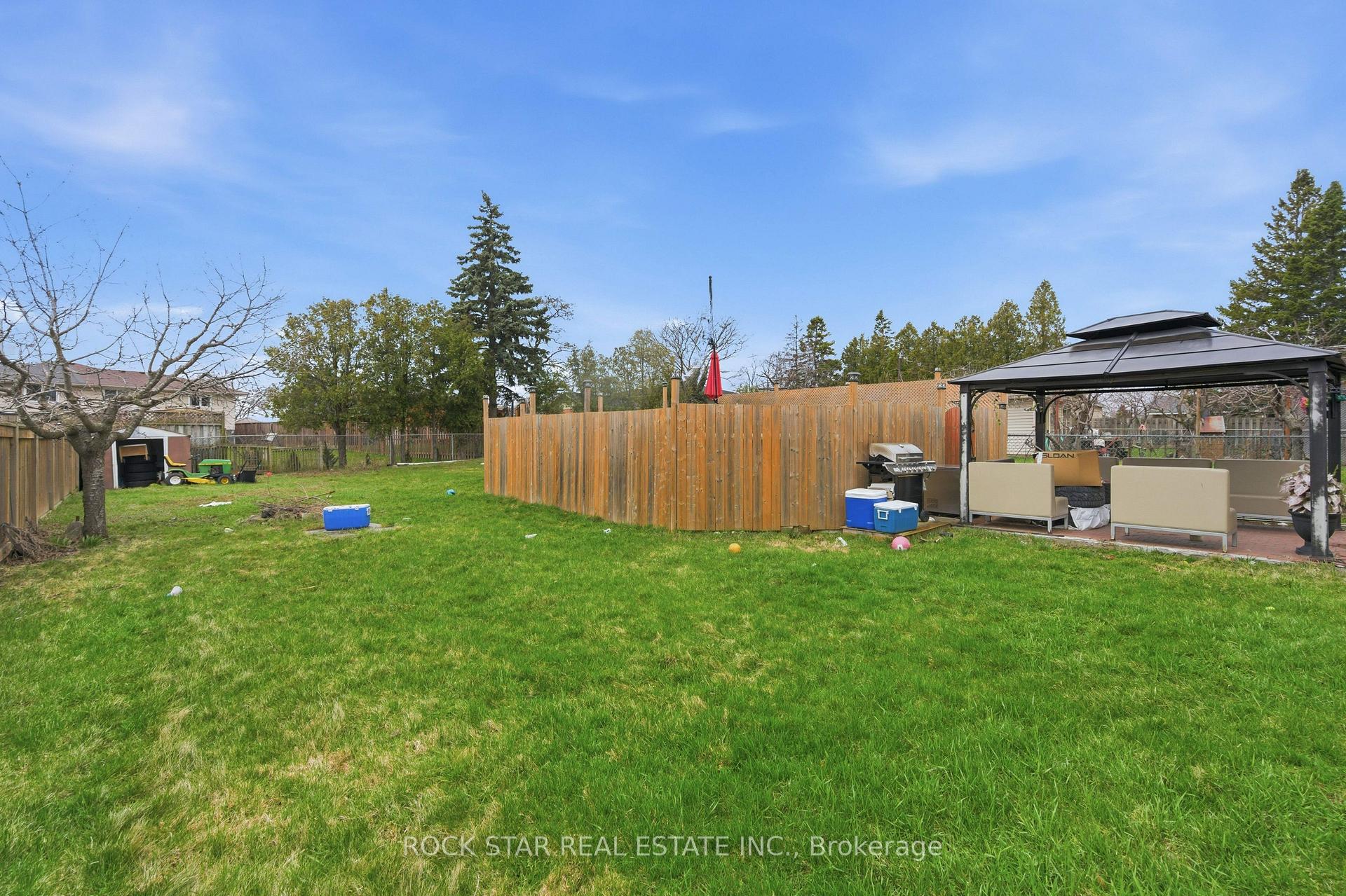 Photo 31 of 916 Stone Church Road E, Hamilton, Templemead — HOMEH