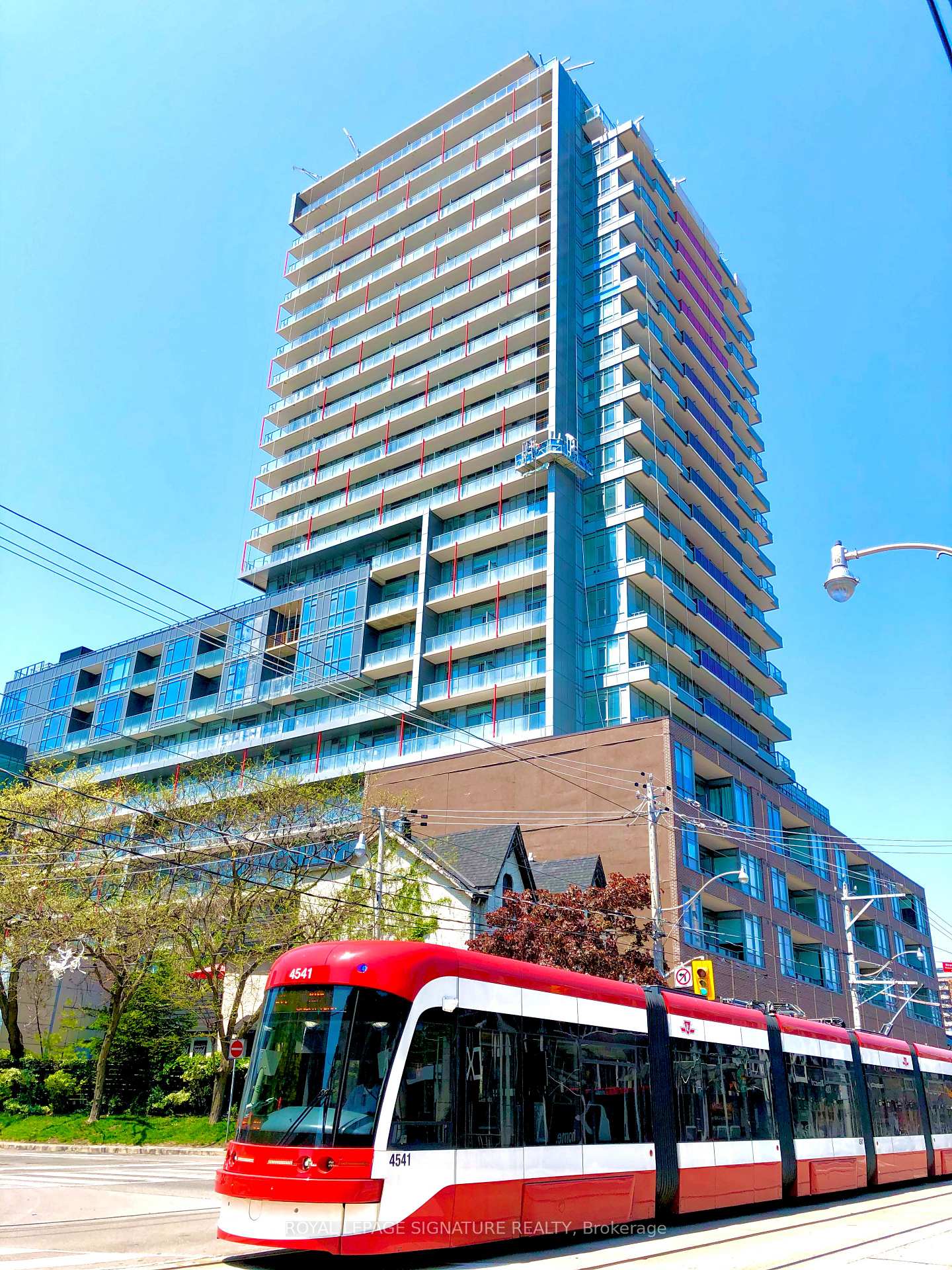 Front of Unit 1606, 120 Parliament Street
