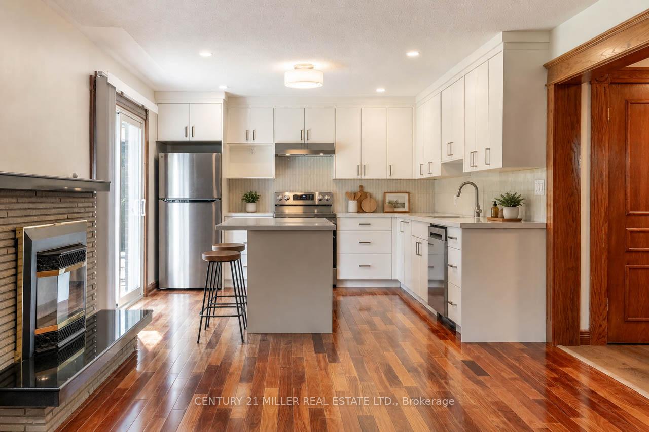 Photo 1 of Unit B, 477 Valleyview Crescent, Milton, Old Milton — HOMEH