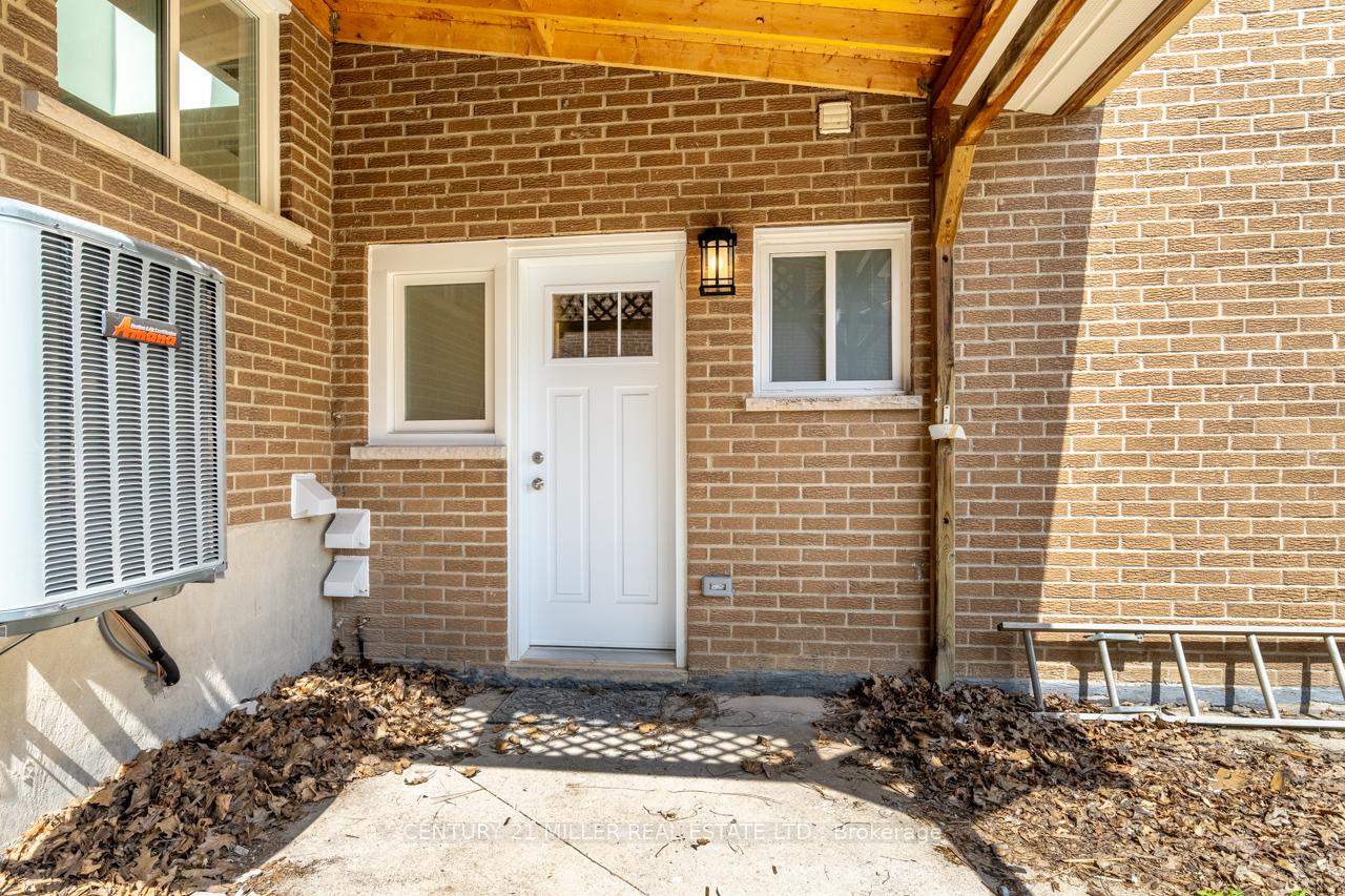 Photo 3 of Unit B, 477 Valleyview Crescent, Milton, Old Milton — HOMEH
