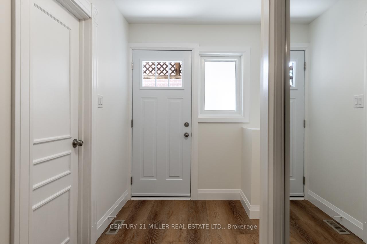 Photo 4 of Unit B, 477 Valleyview Crescent, Milton, Old Milton — HOMEH