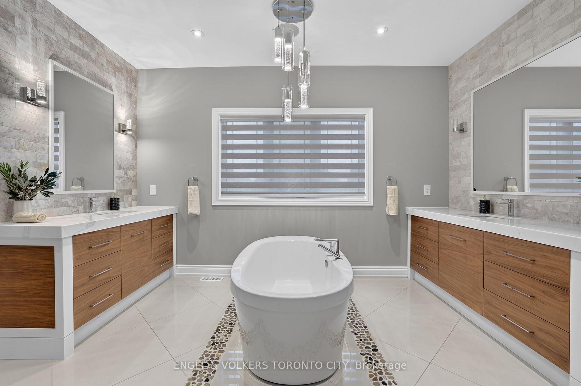 Photo 24 of 14 Coppermine Court, King, Nobleton — HOMEH