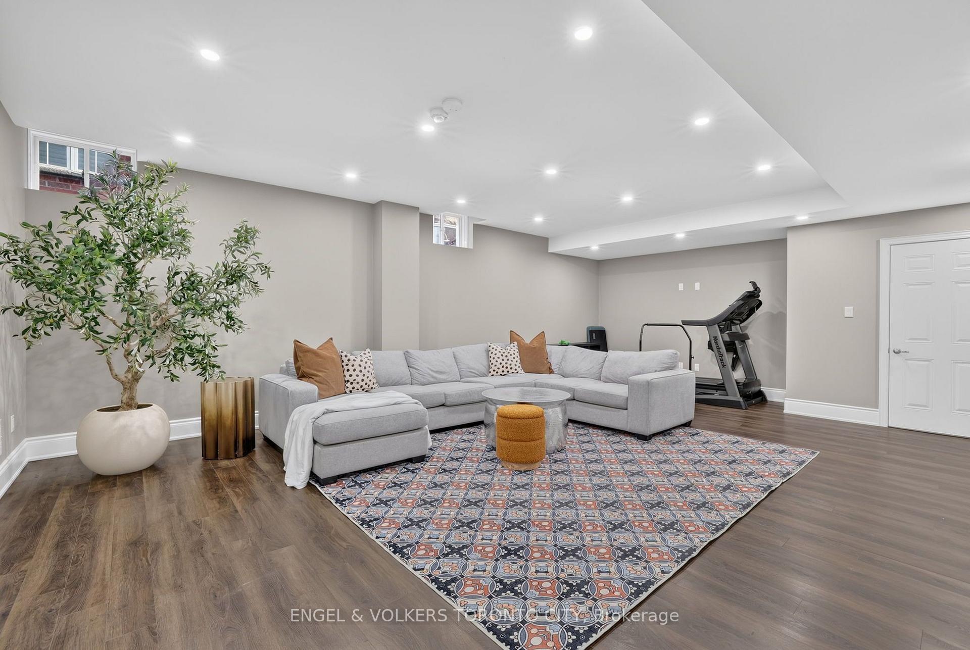 Photo 33 of 14 Coppermine Court, King, Nobleton — HOMEH