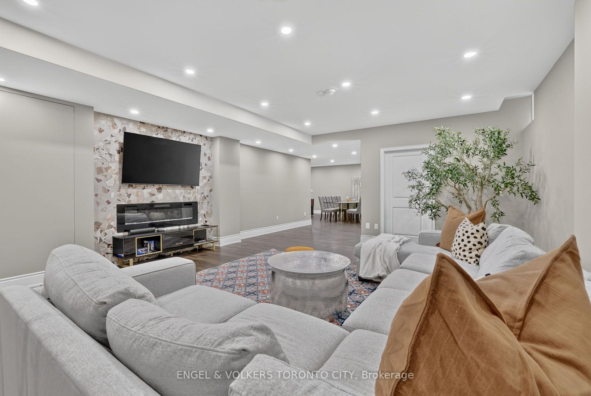 Photo 34 of 14 Coppermine Court, King, Nobleton — HOMEH