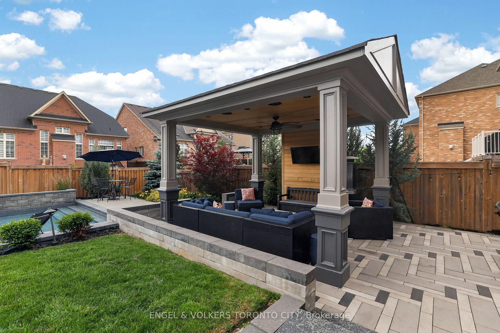 Photo 38 of 14 Coppermine Court, King, Nobleton — HOMEH