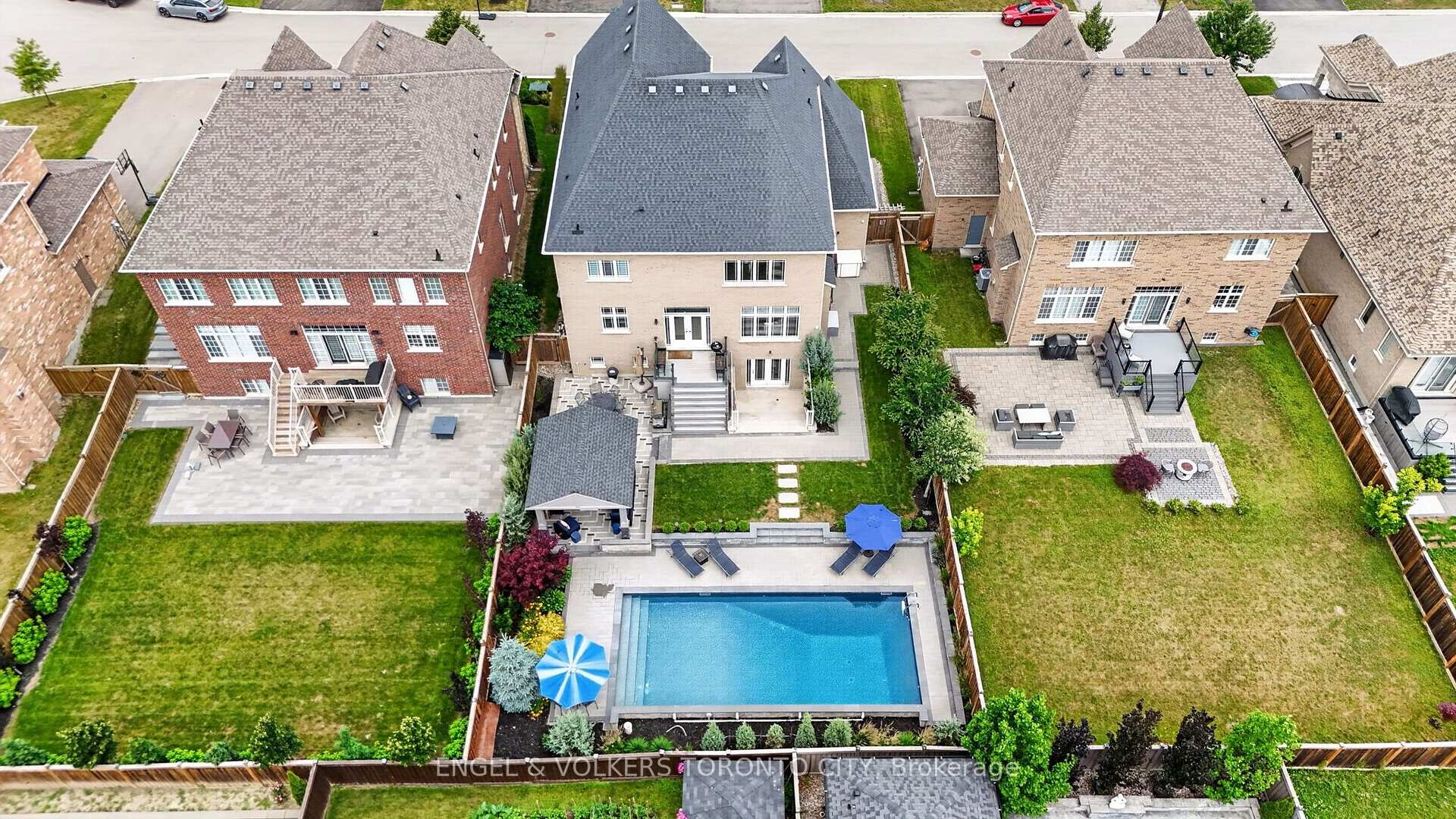 Photo 45 of 14 Coppermine Court, King, Nobleton — HOMEH