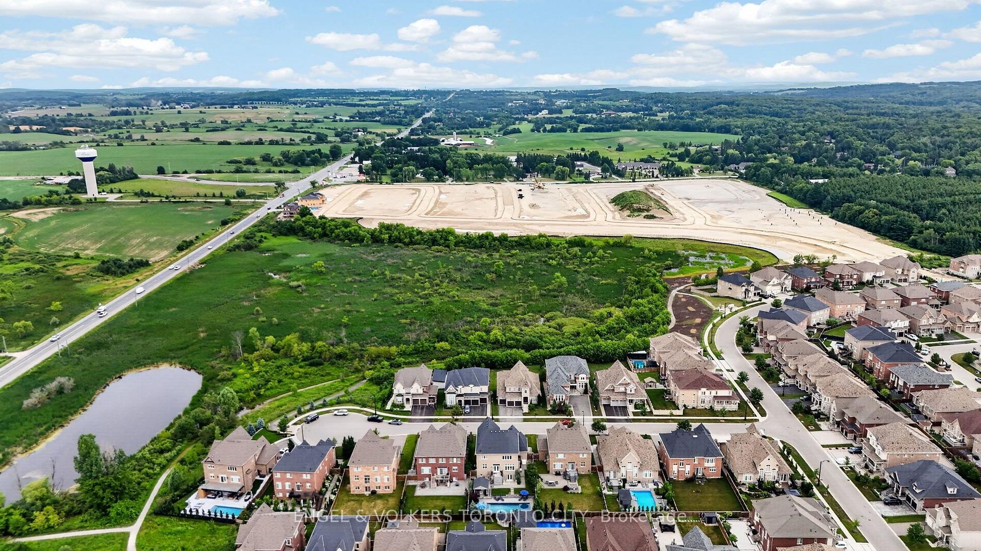 Photo 47 of 14 Coppermine Court, King, Nobleton — HOMEH
