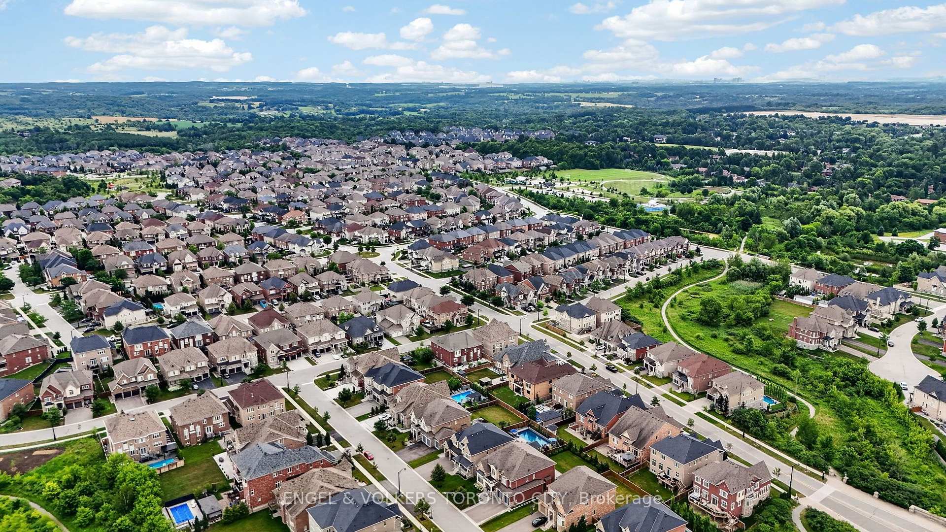 Photo 48 of 14 Coppermine Court, King, Nobleton — HOMEH