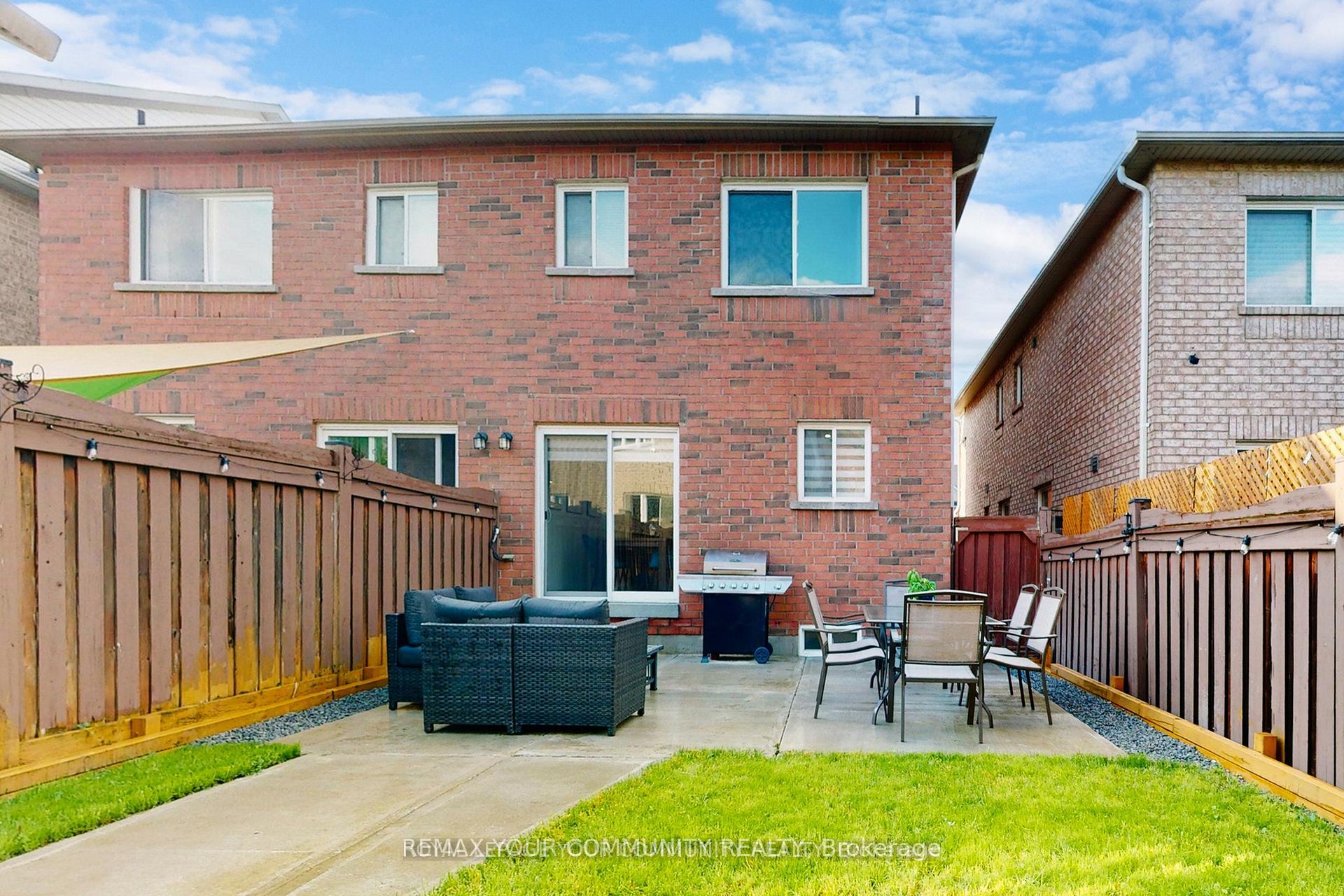 Photo 43 of 52 Four Seasons Crescent, East Gwillimbury, Rural East Gwillimbury — HOMEH