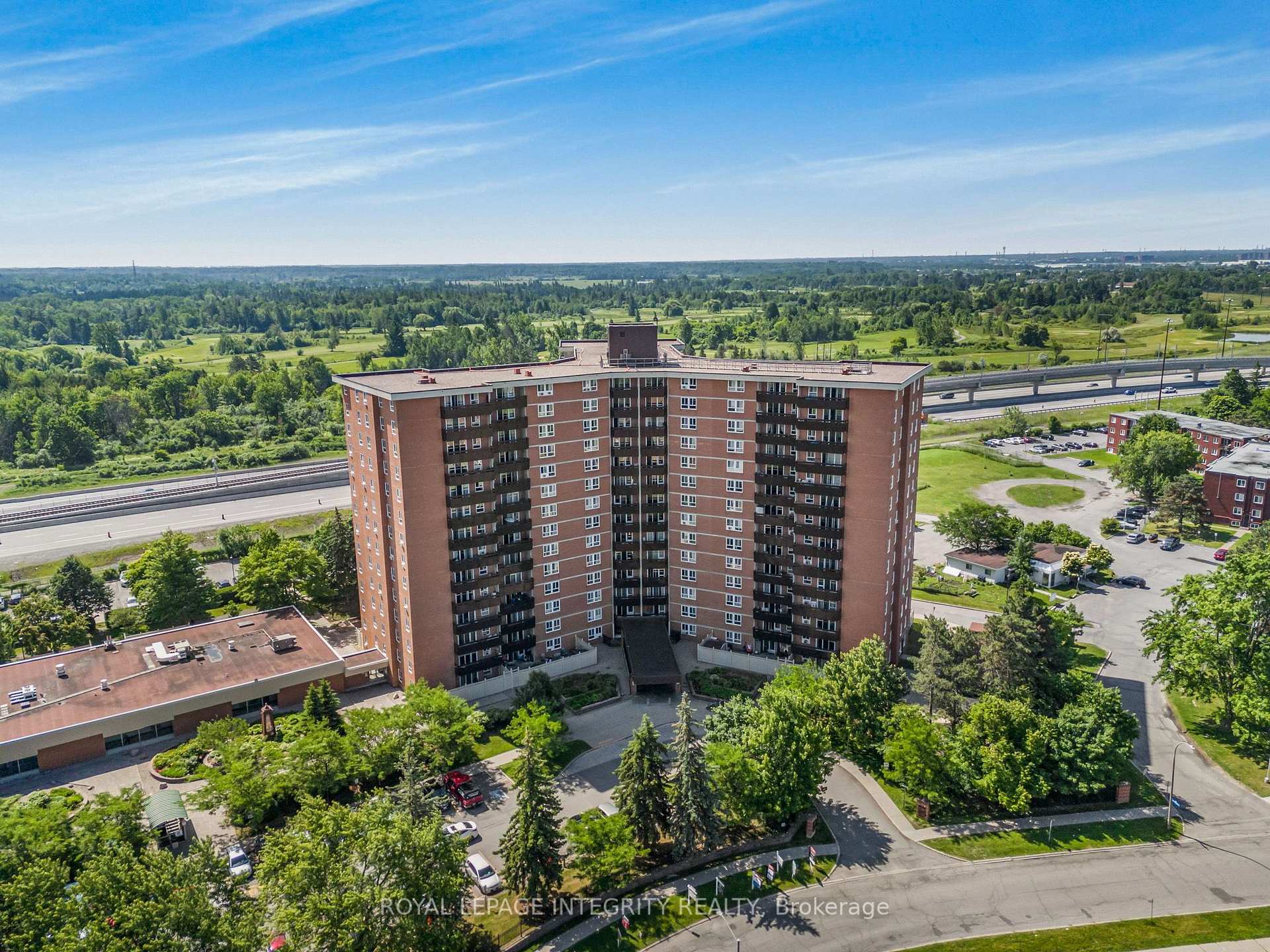Photo 2 of Unit 1110, 2000 Jasmine Crescent, Ottawa, Beacon Hill South — HOMEH