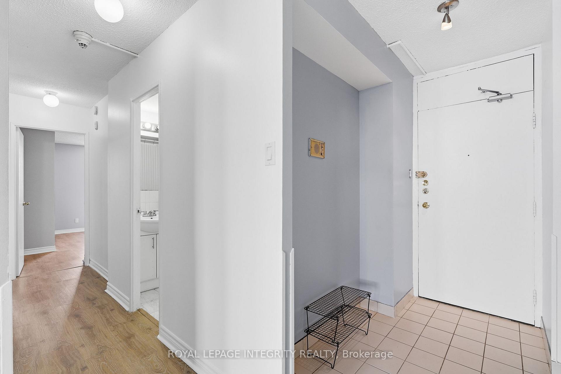 Photo 6 of Unit 1110, 2000 Jasmine Crescent, Ottawa, Beacon Hill South — HOMEH