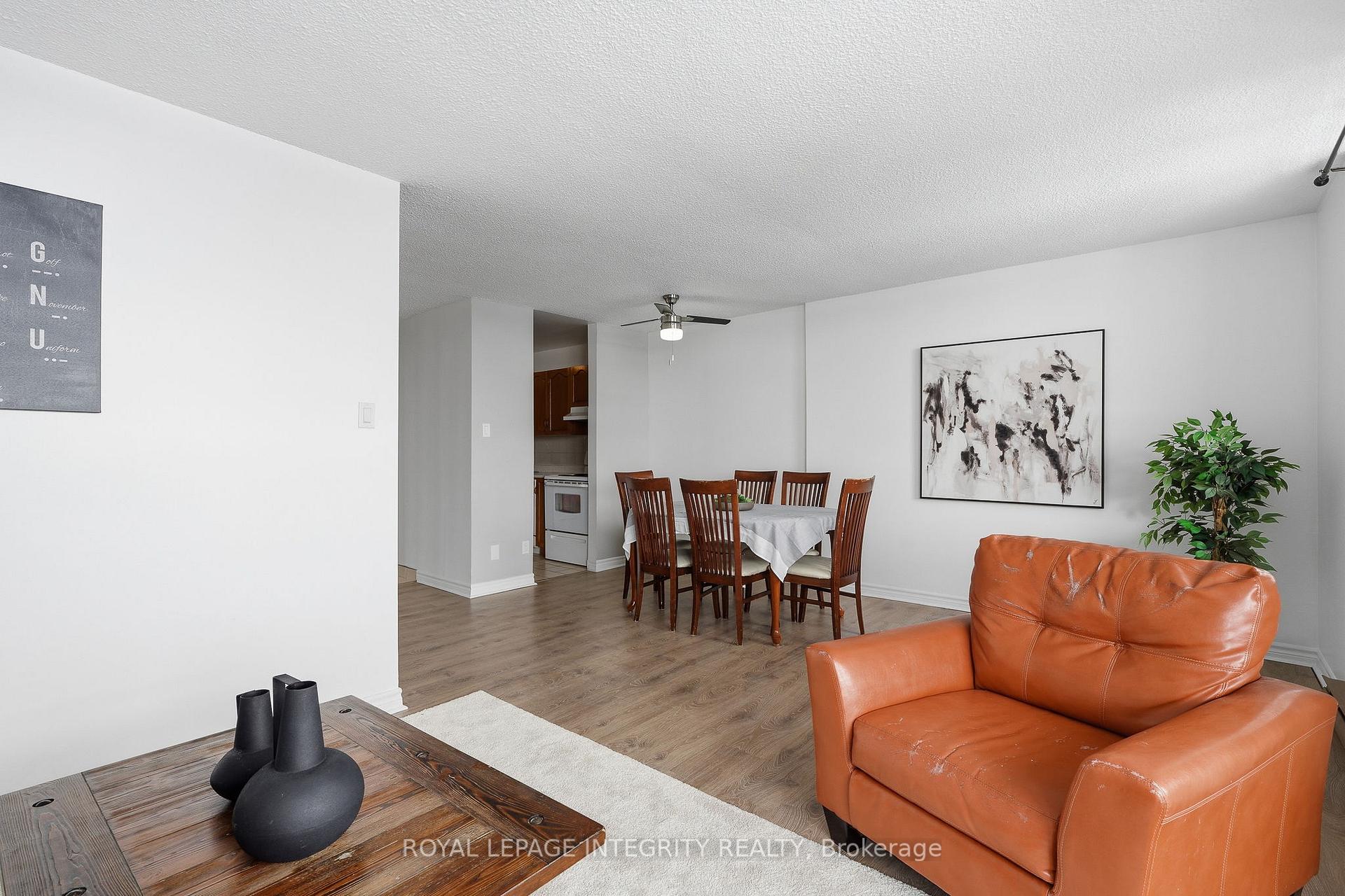 Photo 7 of Unit 1110, 2000 Jasmine Crescent, Ottawa, Beacon Hill South — HOMEH
