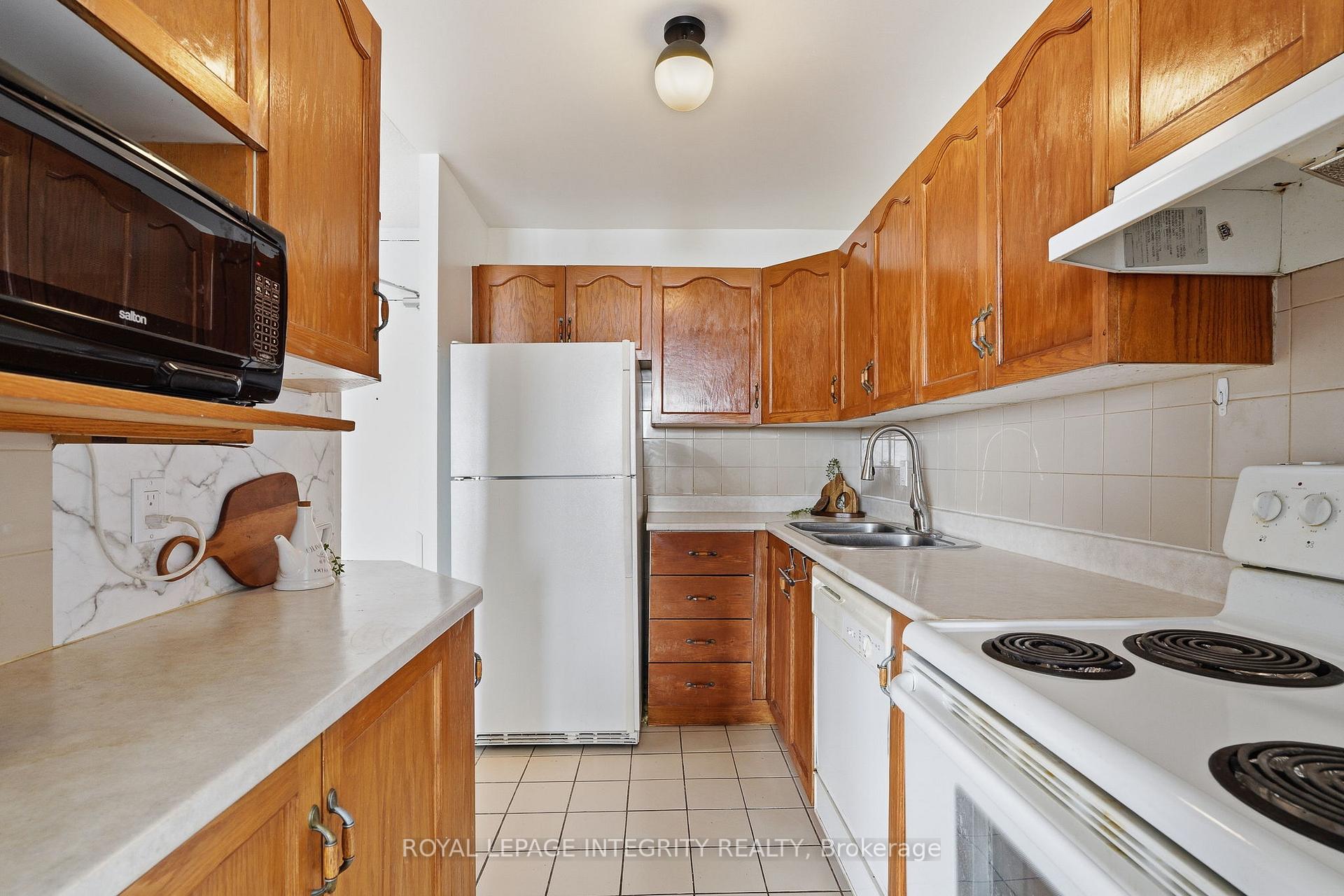 Photo 15 of Unit 1110, 2000 Jasmine Crescent, Ottawa, Beacon Hill South — HOMEH
