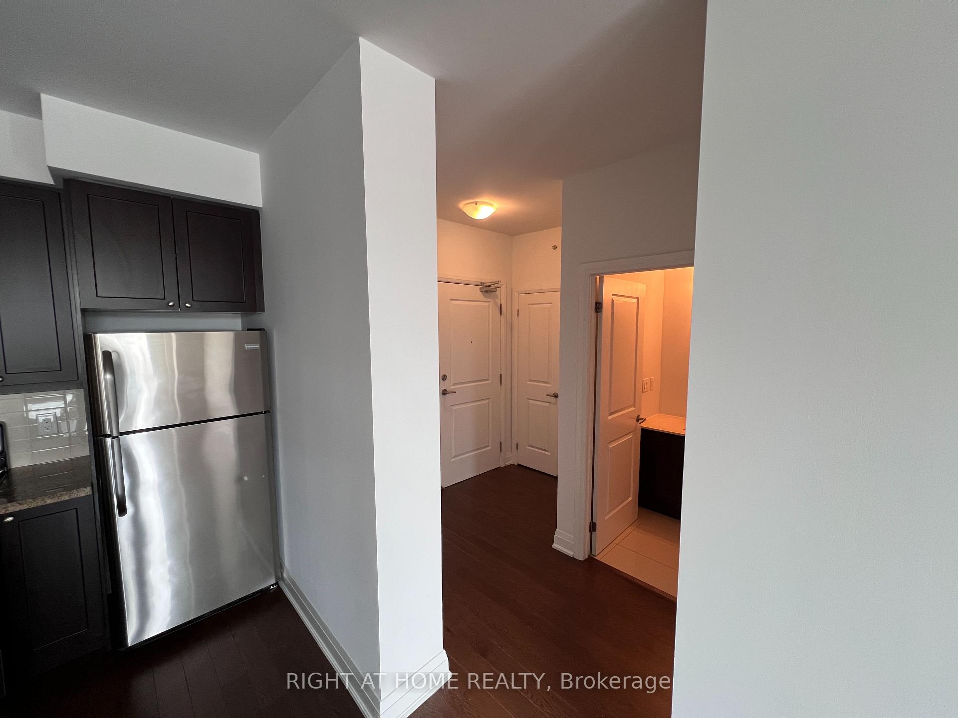 Photo 5 of Unit 206, 12 Woodstream Boulevard, Vaughan, Vaughan Grove — HOMEH